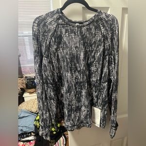 Lululemon brand new workout shirt long sleeve